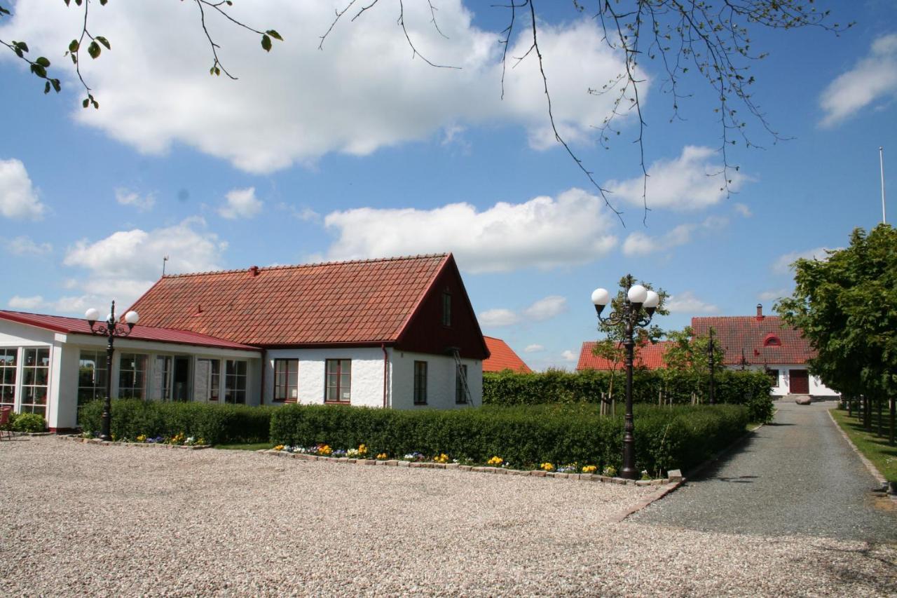 Hoby Gard Bed & Breakfast Borrby