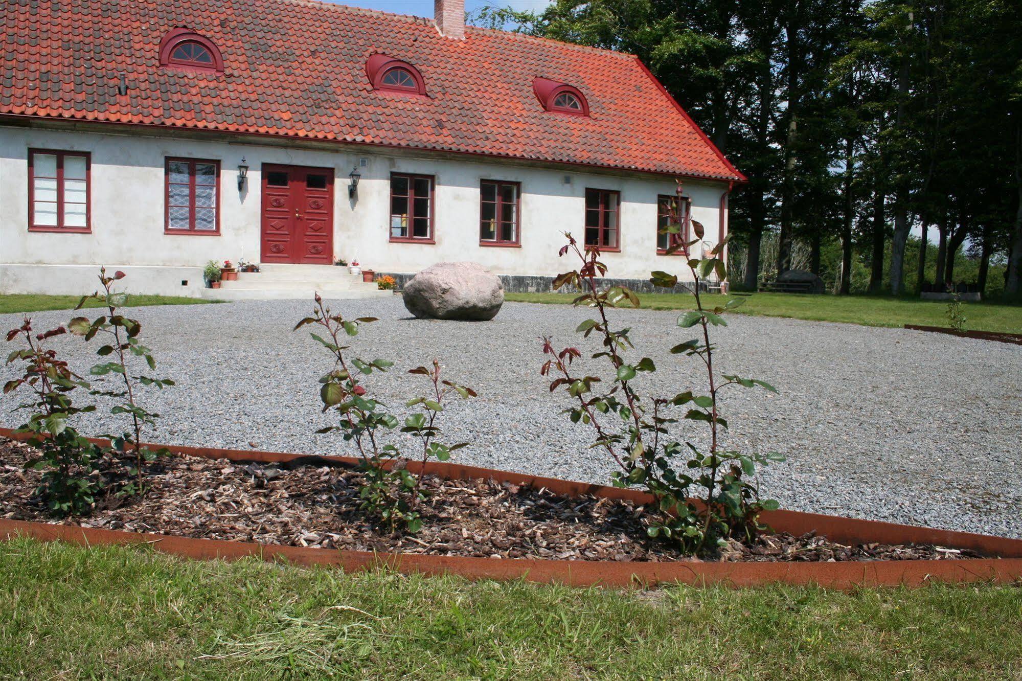 Bed & Breakfast Hoby Gard Borrby